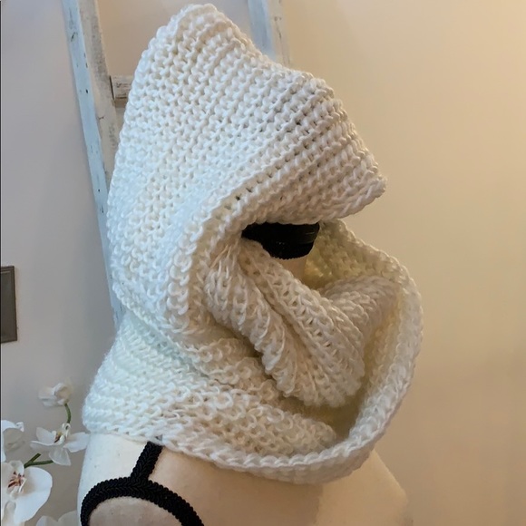 Ivory Hooded Scarf - Picture 3 of 8